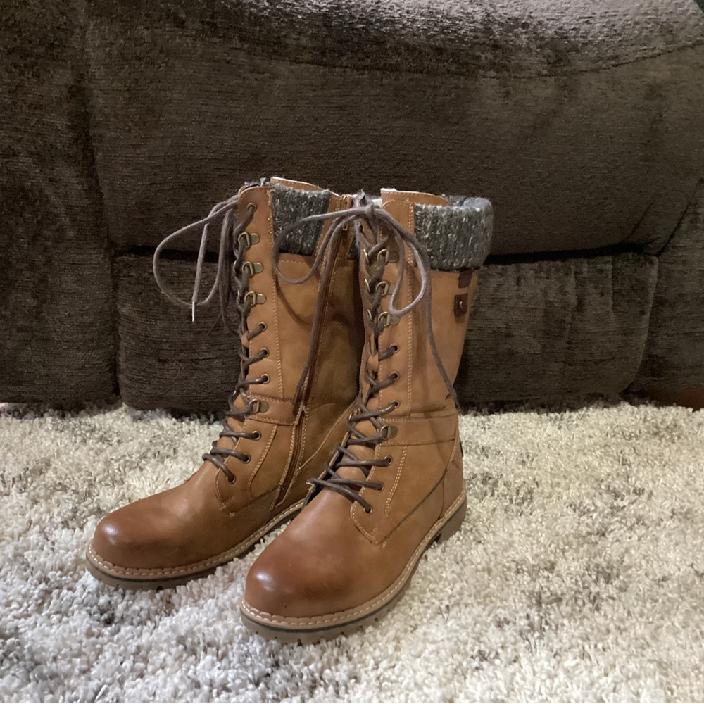 Denver Hayes Brown Lace-Up Boots with Gray Cuff